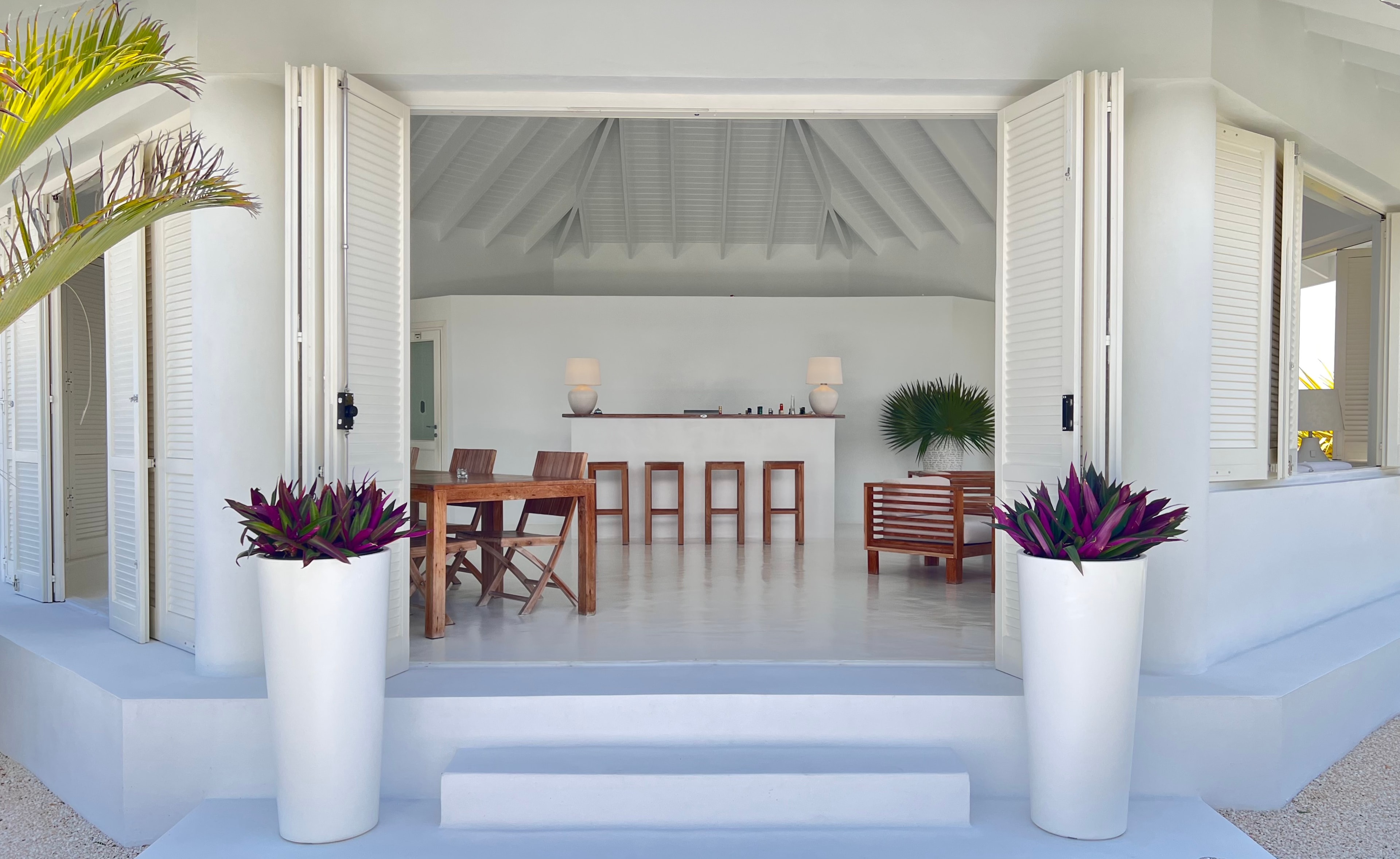 Pavilion dining table and courtyard